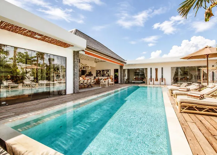 Luxurious 5Br Dream Villa, 200M To Berawa Beach Canggu (Bali)