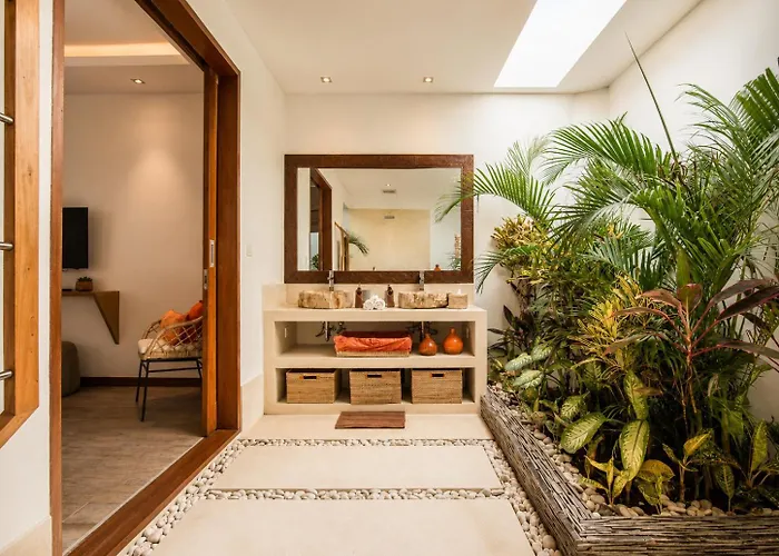 Luxurious 5Br Dream Villa, 200M To Berawa Beach Villa *