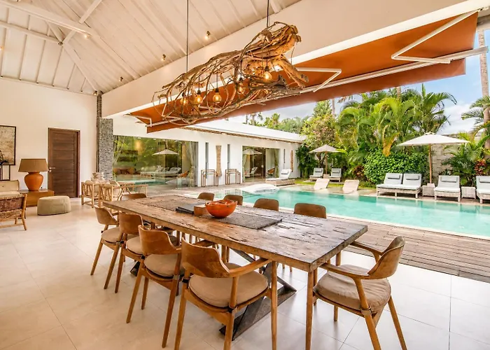Luxurious 5Br Dream Villa, 200M To Berawa Beach Villa